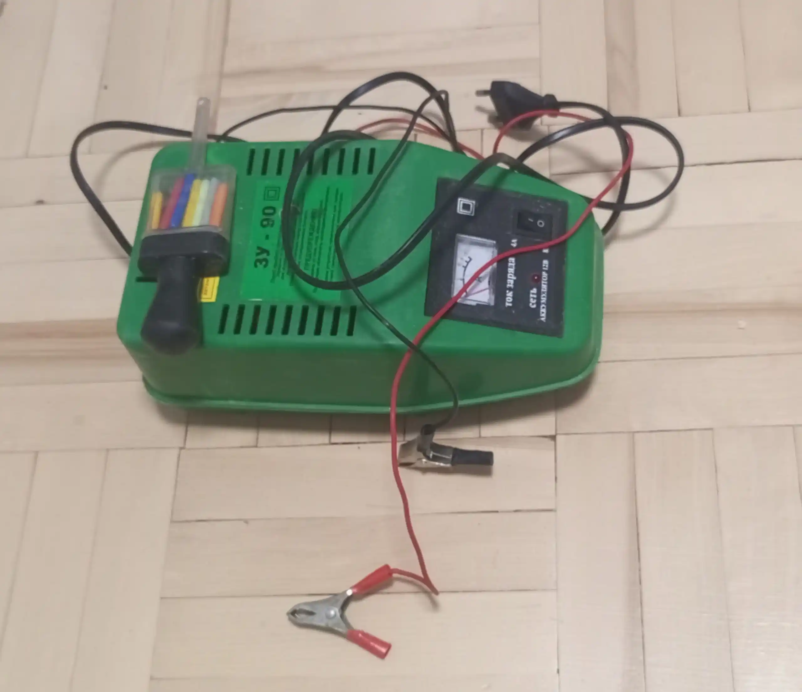 ЗУ-90 зарядное устройство для автомобильных аккумуляторов