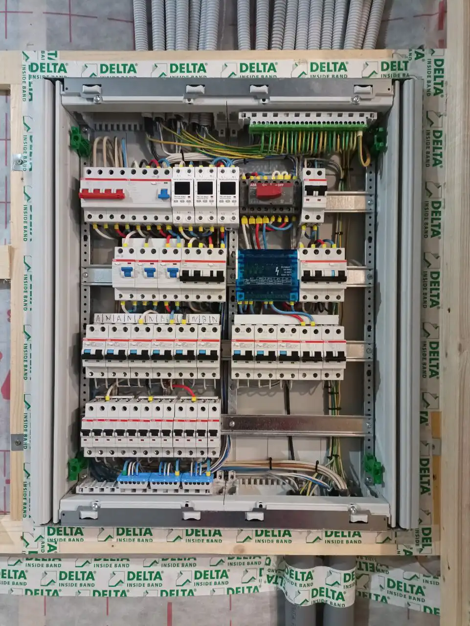 Услуги проверенного электрика с бригадой для дома - Электромонтаж (Услуги) в Москва