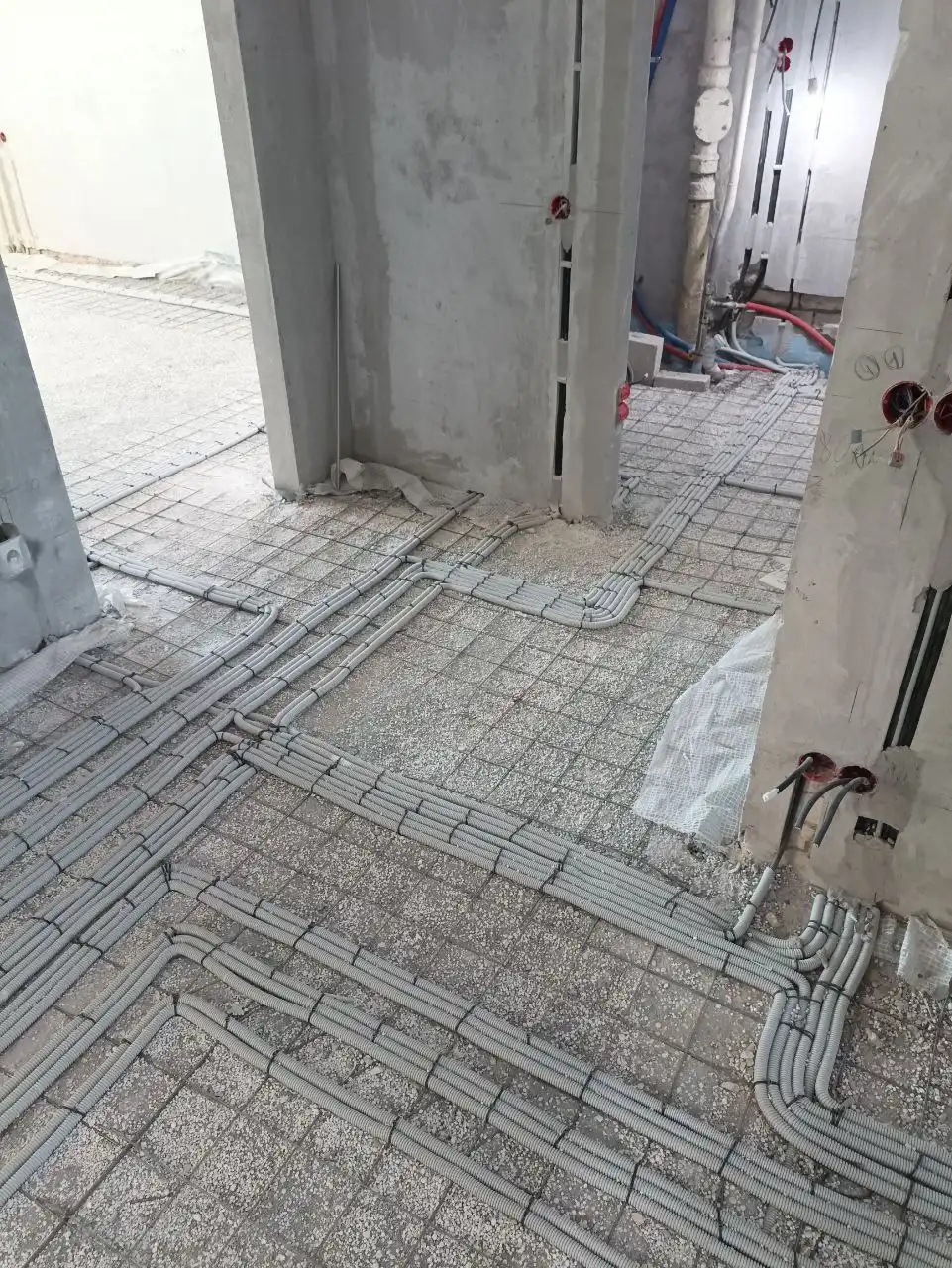 Услуги проверенного электрика с бригадой для дома - Электромонтаж (Услуги) в Москва