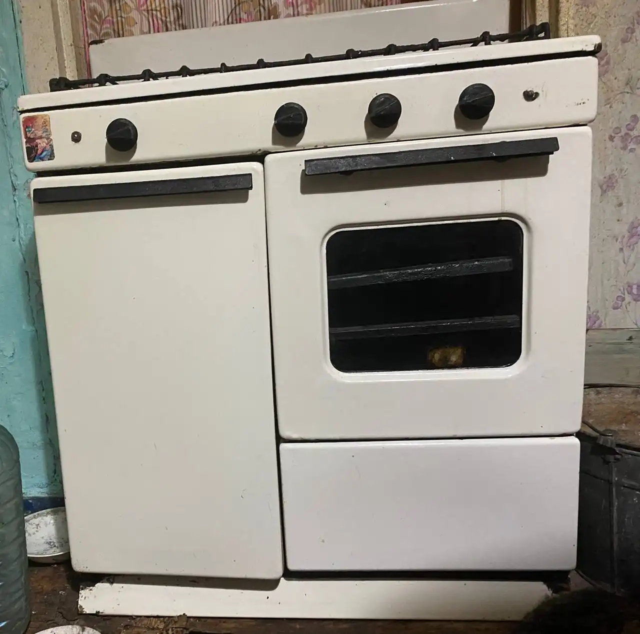 Продам газовую плиту и мыло-пена люкс