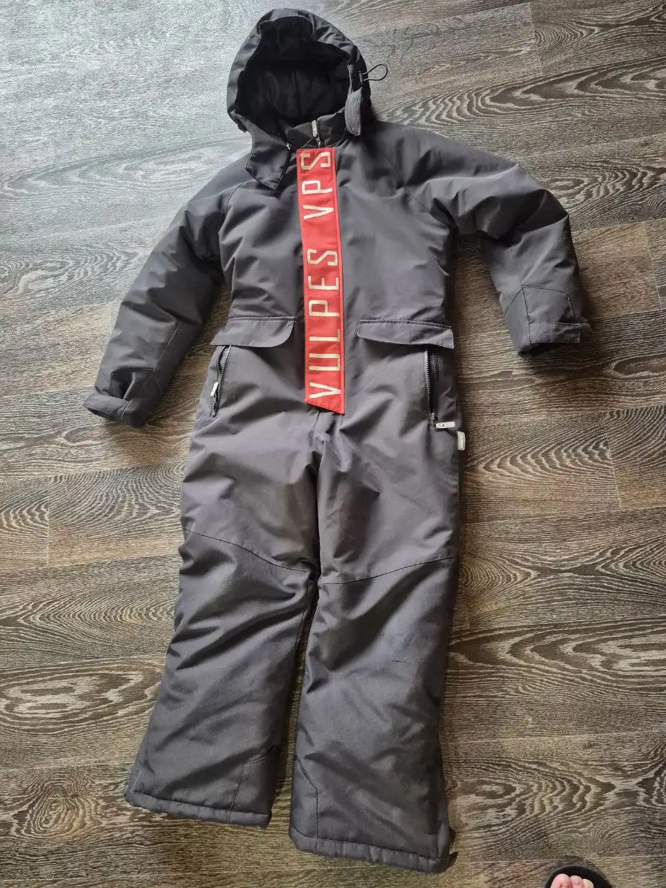 Продам зимний комбинезон в хорошем состоянии