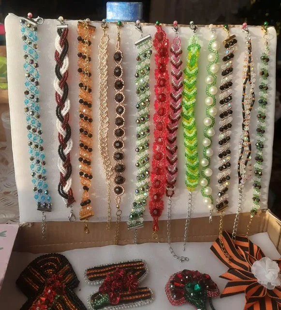 Украшения ручной работы для праздничного образа - Продукты питания в Красноярск