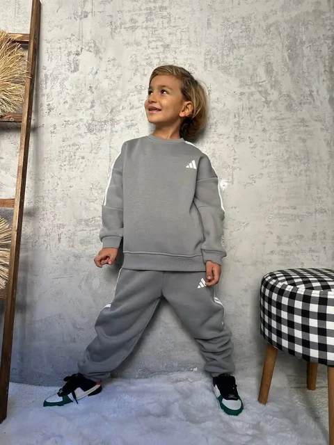 Костюм adidas, размеры 104, 110, 128 см - Одежда в Красноярск