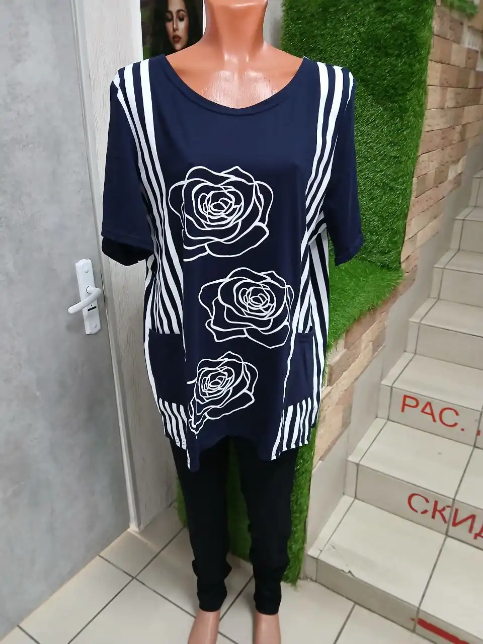 Продажа женской одежды: платья, футболки, халаты, бриджи - Женская одежда (Одежда) в Емельяново