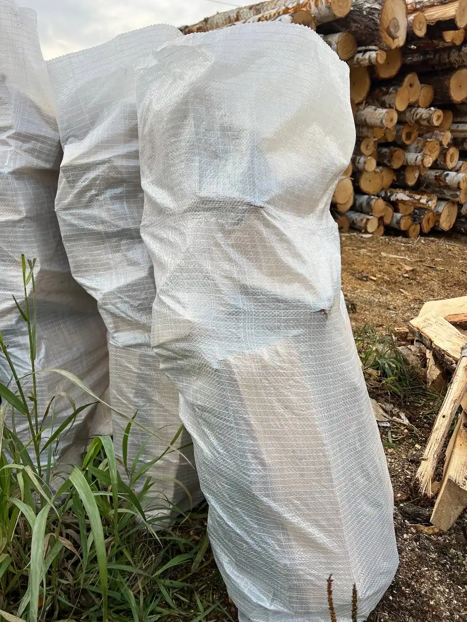 Сухие дрова в мешках с доставкой - Дрова, топливо (Для дома и дачи) в Емельяново, Красноярск