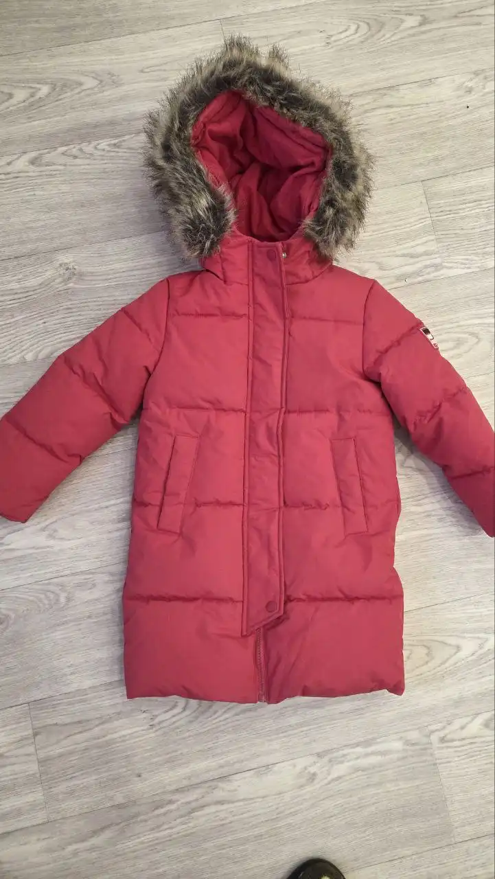 Продам зимний пуховик для девочки - Детская одежда (Одежда) в Красноярск