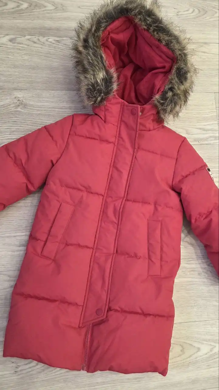 Продам зимний пуховик для девочки - Детская одежда (Одежда) в Красноярск
