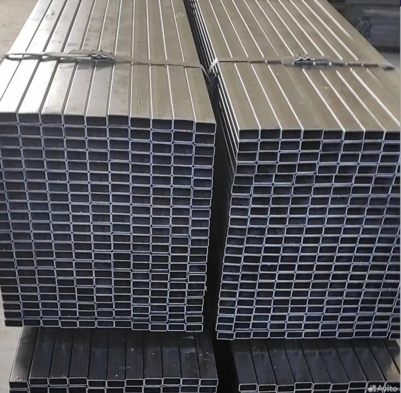 Продажа прямоугольной трубы 40х20х1,5мм - Металлопрокат (Запчасти) в Красноярск
