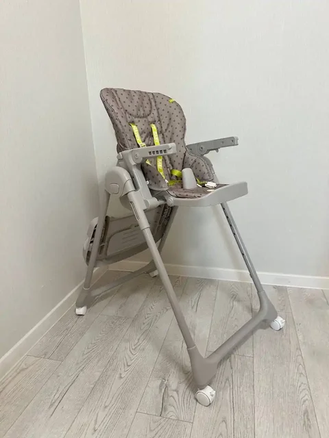 Продажа стульчика в отличном состоянии - Одежда для детей в Красноярск