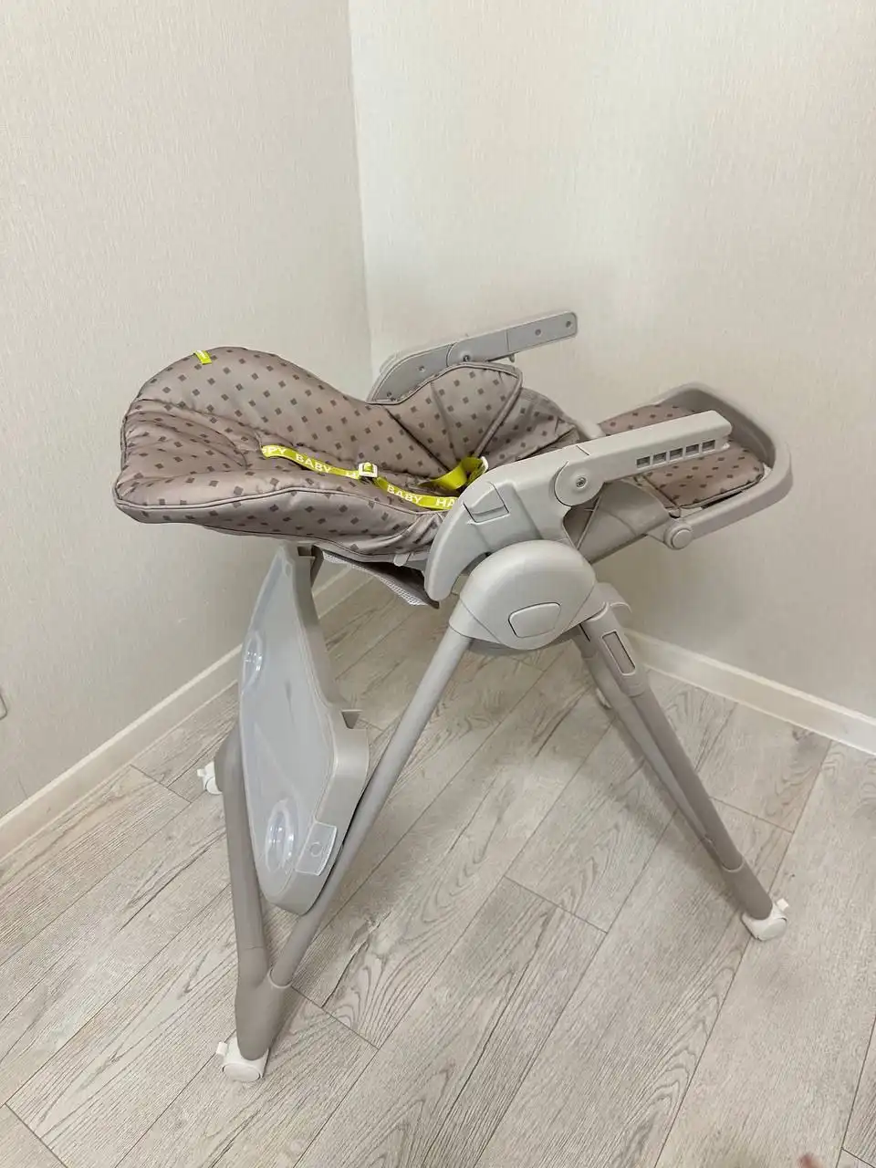 Продажа стульчика в отличном состоянии - Детская мебель (Товары для детей) в Красноярск