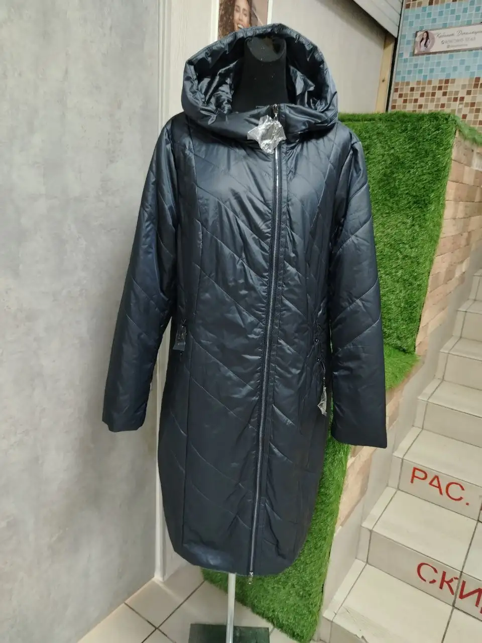 Продажа мужских и женских курток и теплых костюмов - Одежда в Красноярск