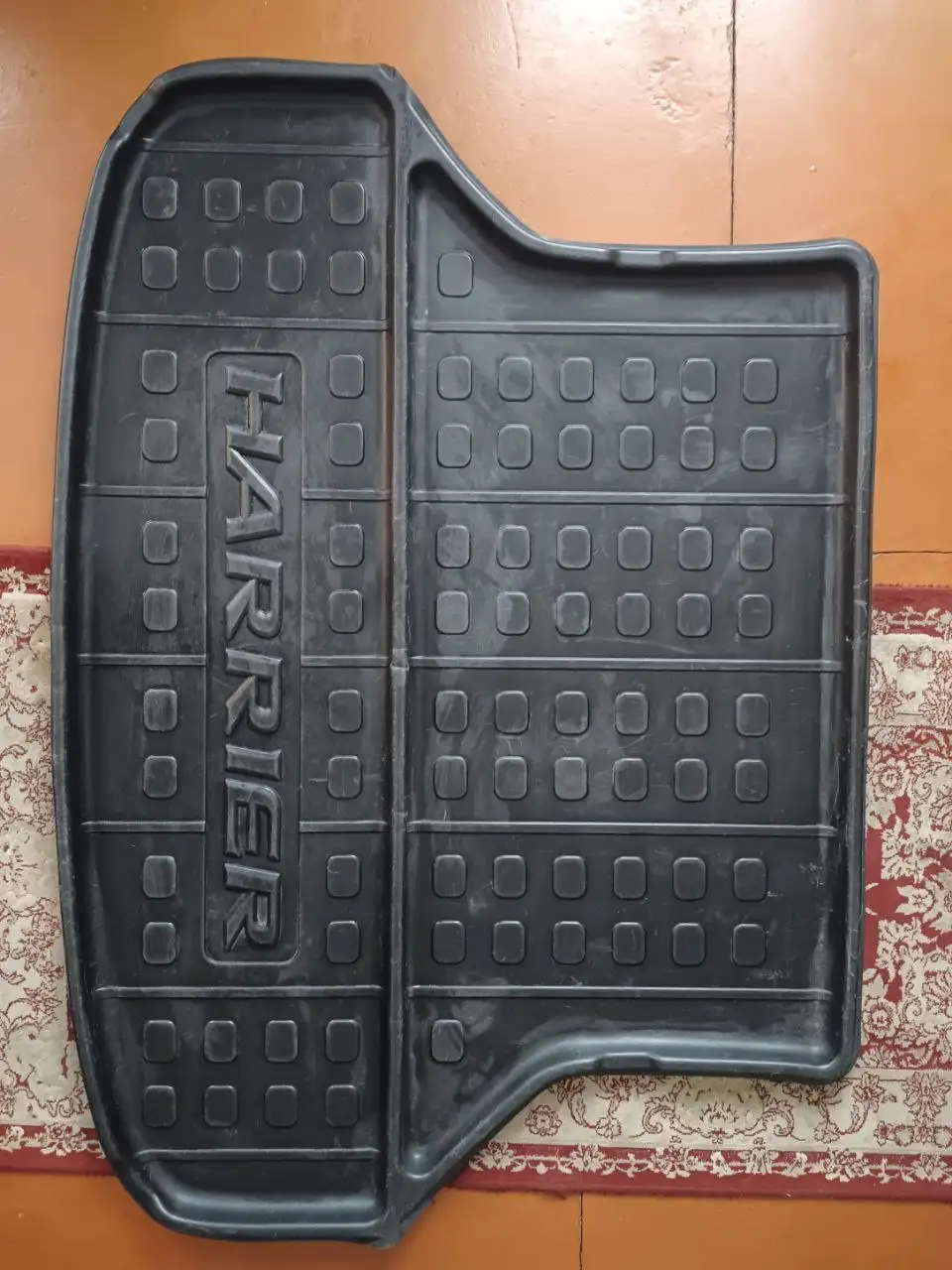 Продам коврик в багажник на Toyota Harrier - Аксессуары (Авто) в Красноярск