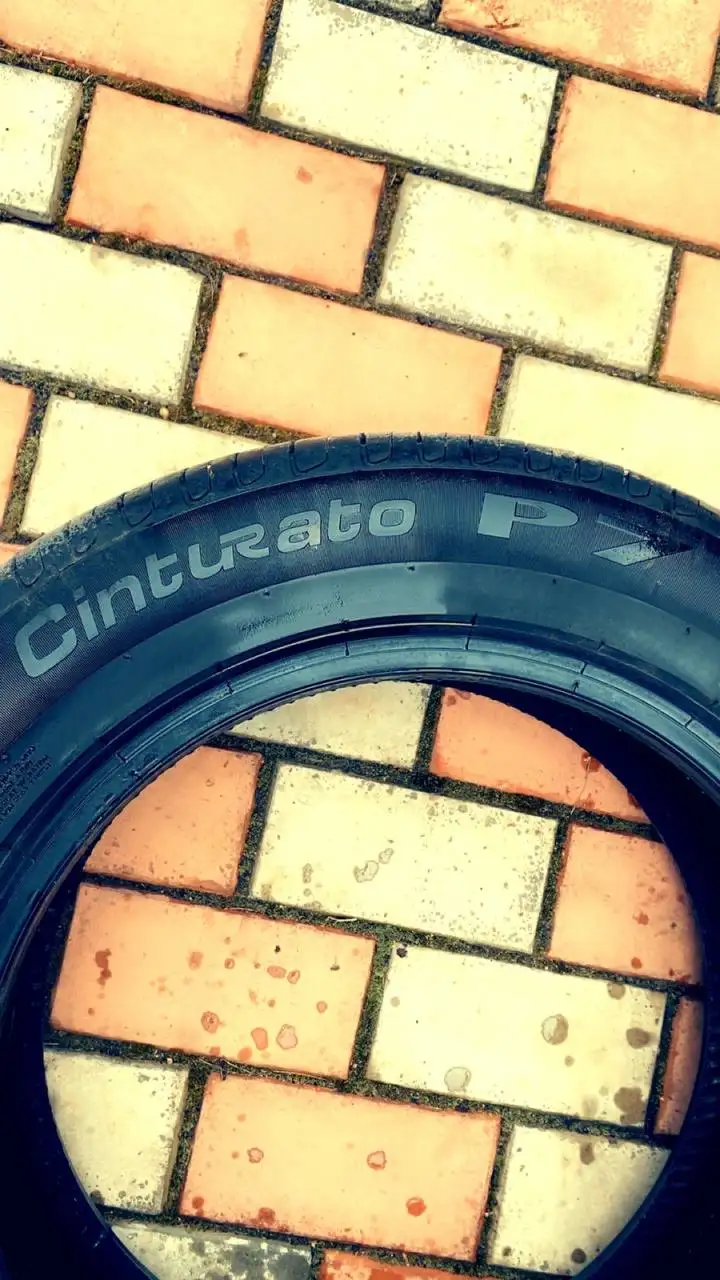 Продам резину комплект с японского автомобиля - Запчасти (Авто) в Красноярск