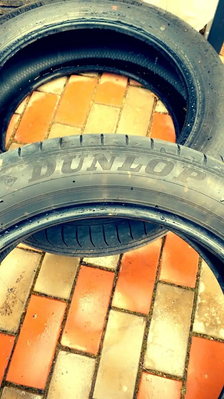 Продам комплект летней резины DUNLOP 225/55/19 - Шины и диски (Авто) в Емельяново