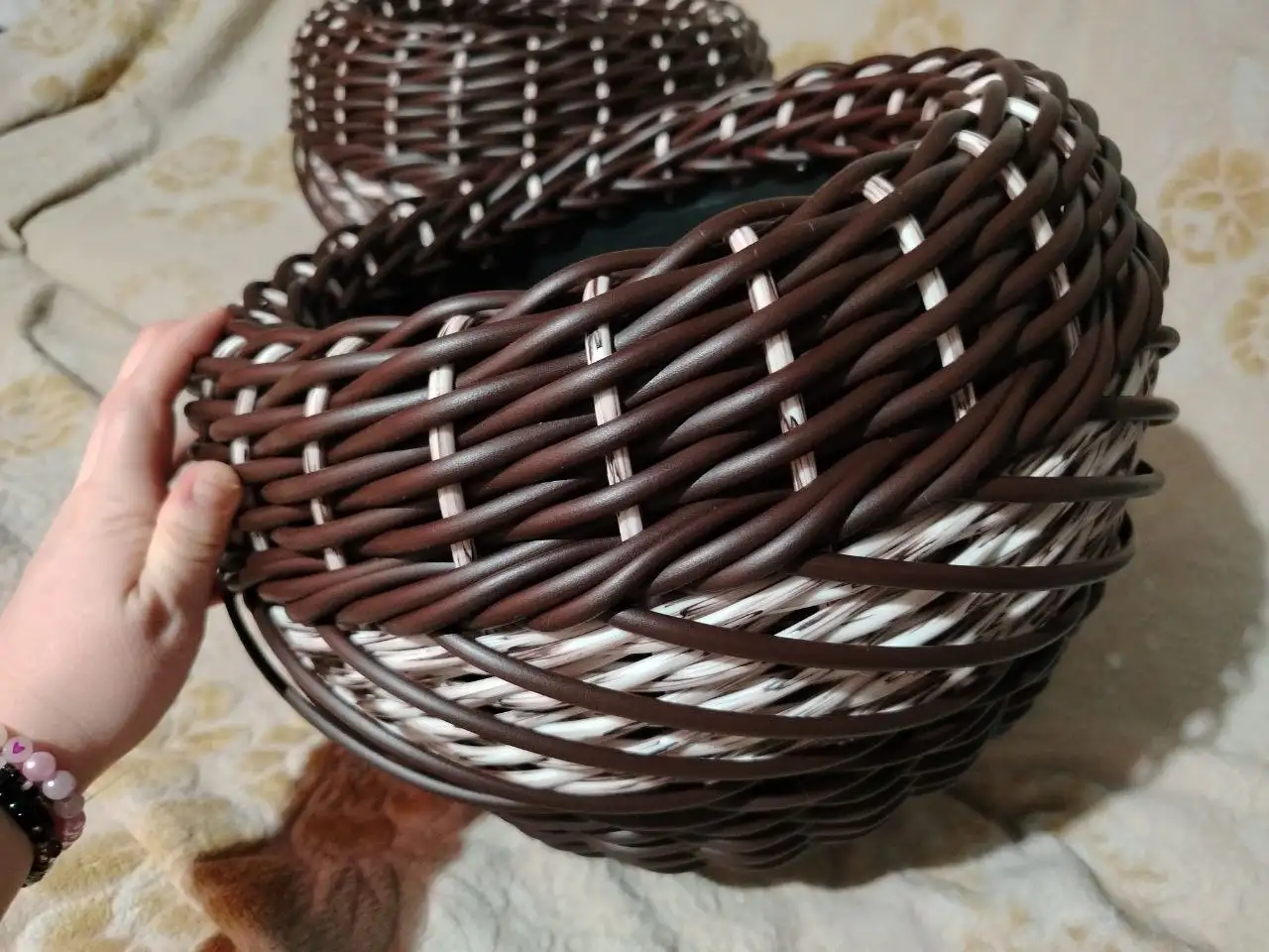 Кашпо из искусственного ротанга ручной работы - Кашпо (Для дома и дачи) в Красноярск