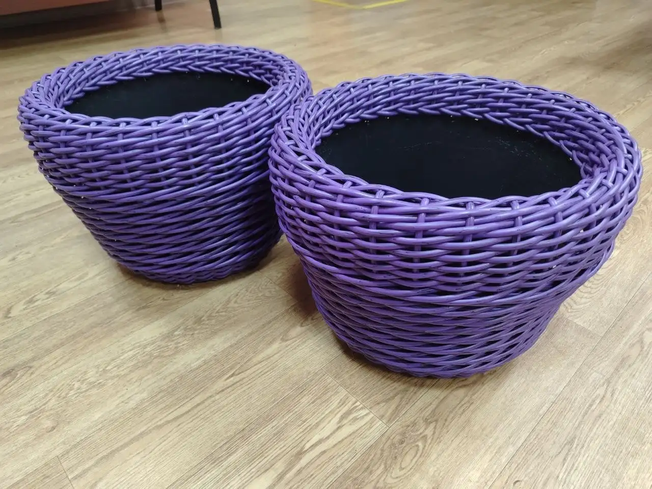 Кашпо из искусственного ротанга ручной работы - Кашпо (Для дома и дачи) в Красноярск