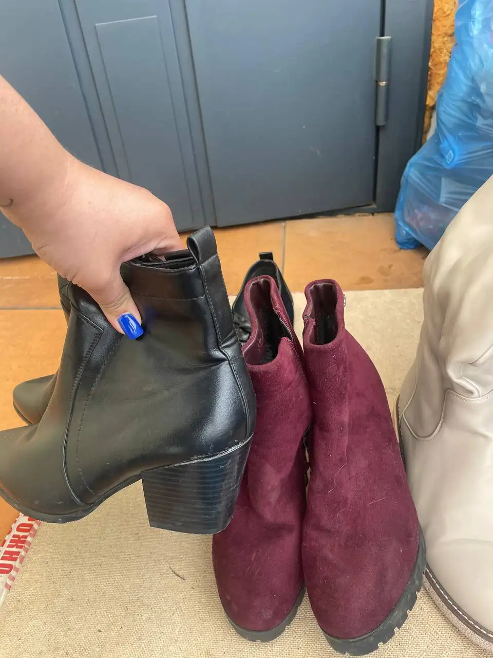 Отдам за тортик: Обувь демисезонная, бордовые сапожки зимние - Обувь (Одежда) в Емельяново