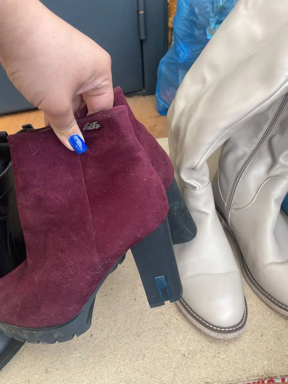 Отдам за тортик: Обувь демисезонная, бордовые сапожки зимние - Обувь (Одежда) в Емельяново