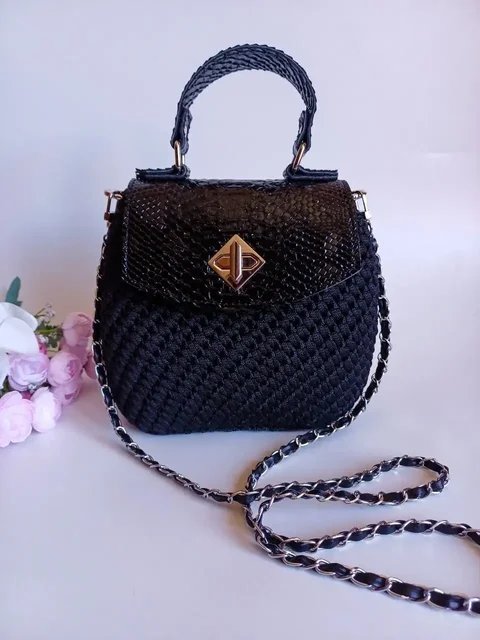 Маленькая чёрная сумочка ручной работы - Сумки и аксессуары в Емельяново