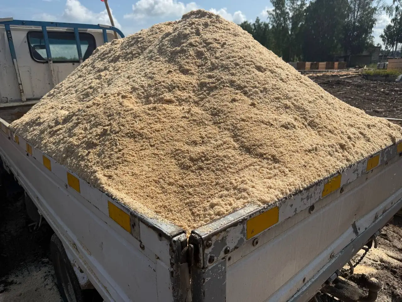 Дрова березовые и сосновые колотые, горбыль пиленый, опилки мешками - Дрова и топливо (Для дома и дачи) в Емельяново