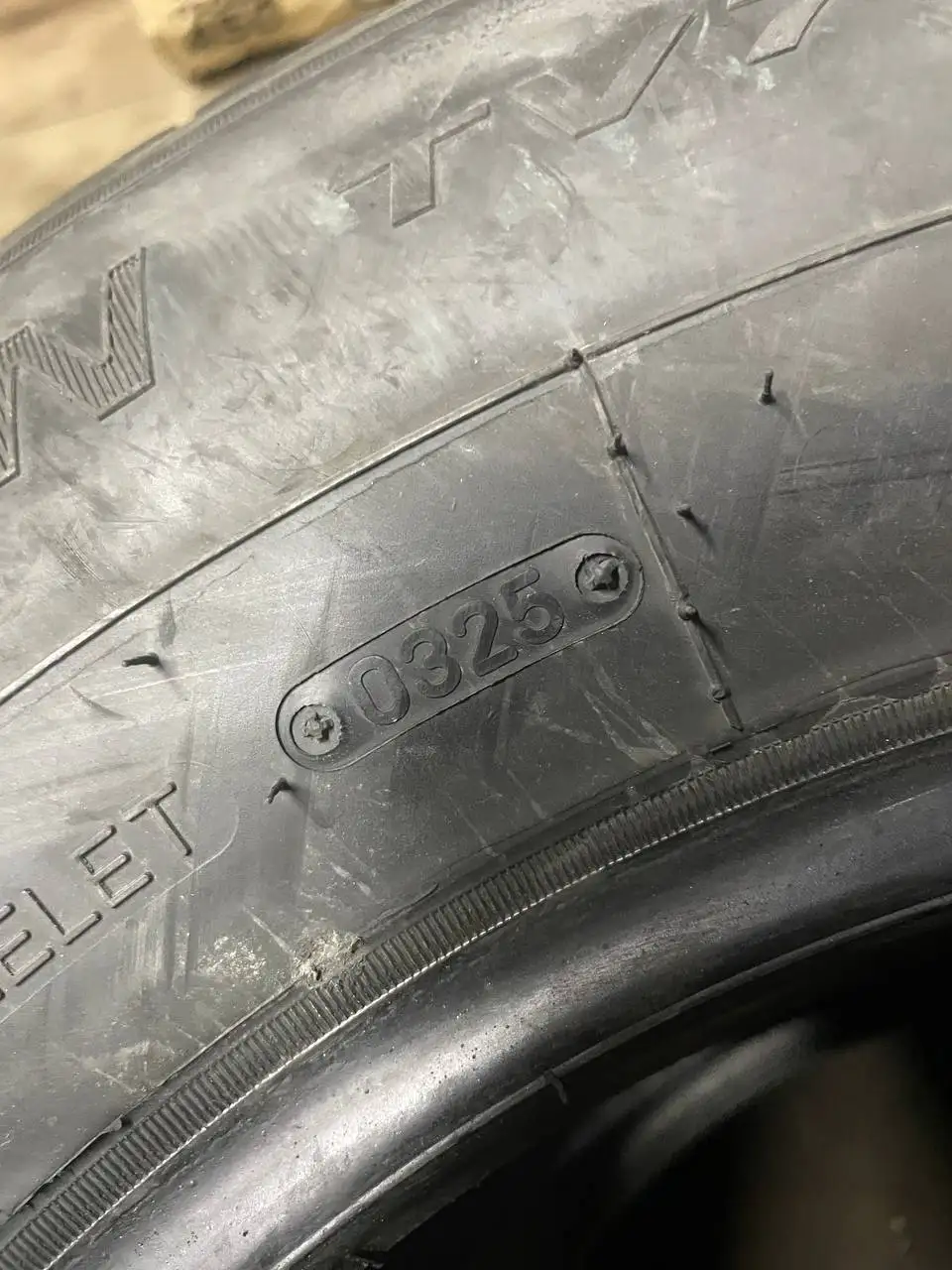 Продам колеса 225/75/16с и 215/70/16с - шины (Запчасти) в Емельяново