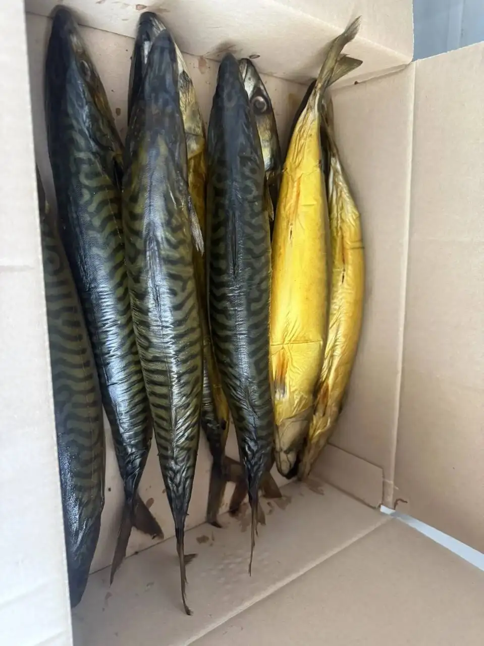 Продажа рыбы горячего/холодного копчения и вяленой в Емельяново - Продукты питания (Барахолка) в Емельяново