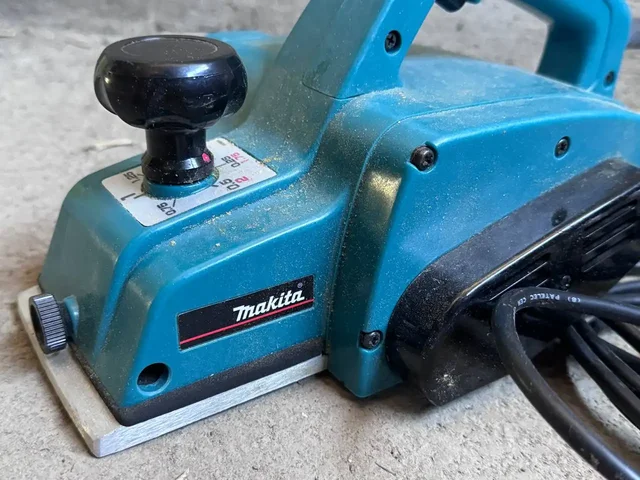 Электрорубанок Makita 1911B - частное объявление в Новосибирск