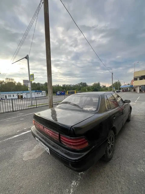 Toyota Camry 1.8 АКПП 1993 года, не на ходу, обмен - Шины, диски и колёса в Новосибирск