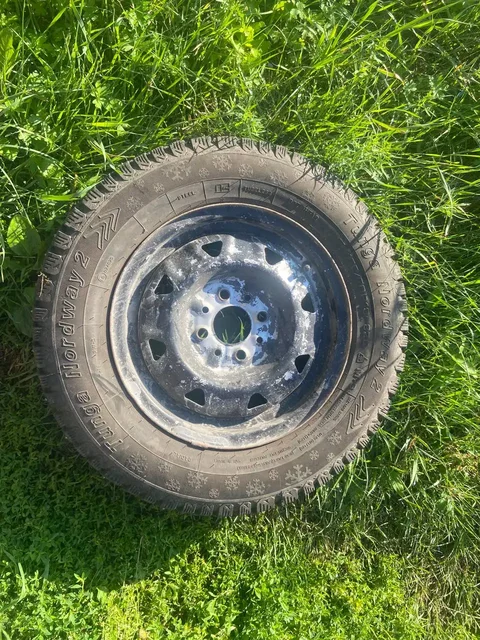 Продам зимние шины 175/70R13 - Двигатель в Новосибирск