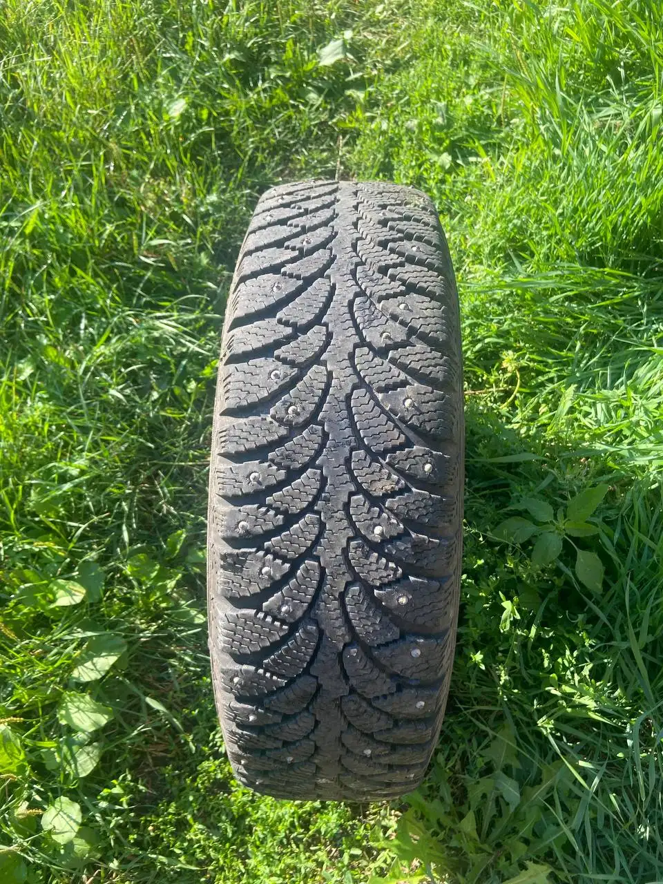 Продам зимние шины 175/70R13 - Шины (Авто) в Новосибирск