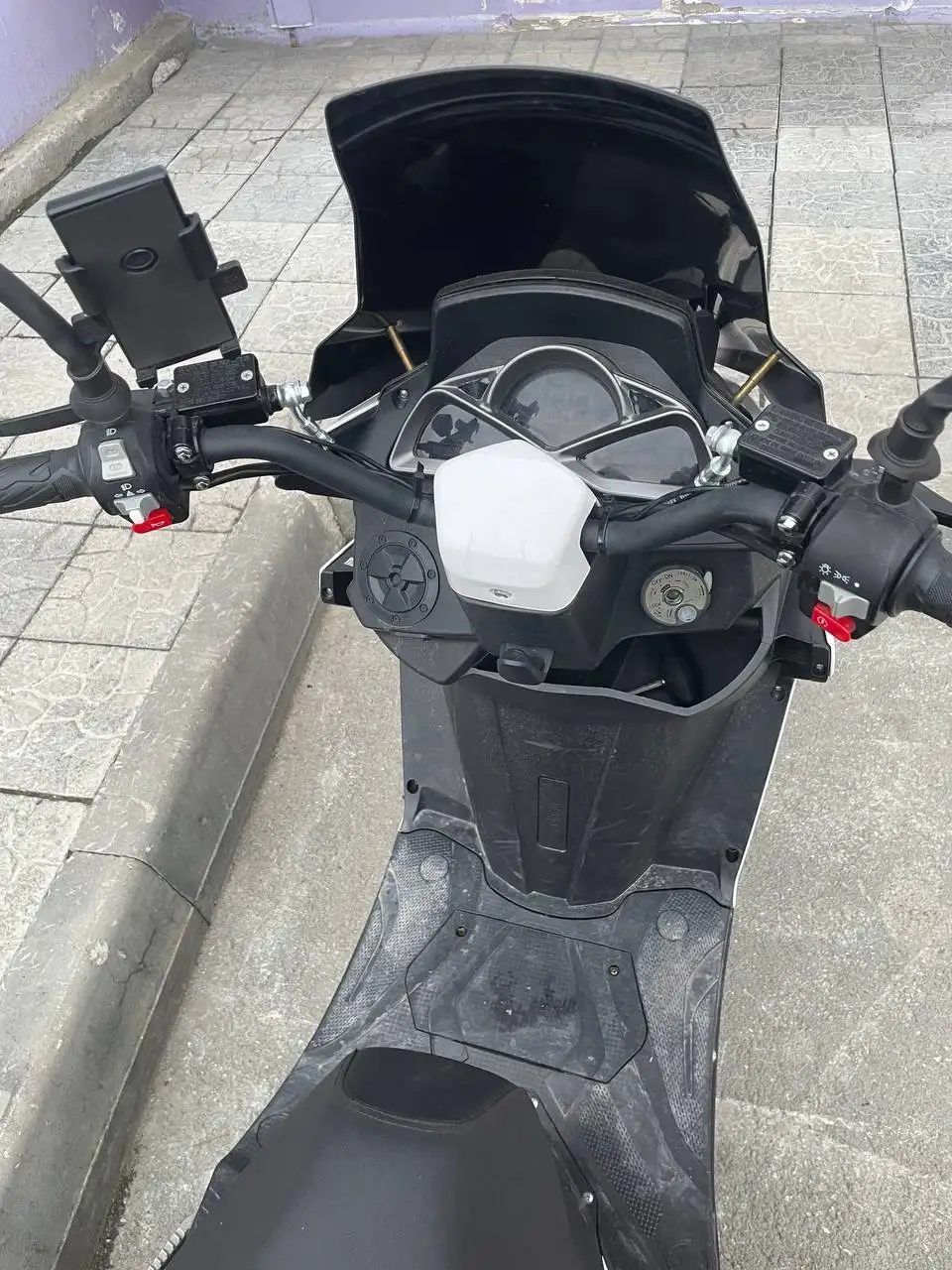 Продам скутер 49cc по документам по факту 150 - Барахолка в Новосибирск