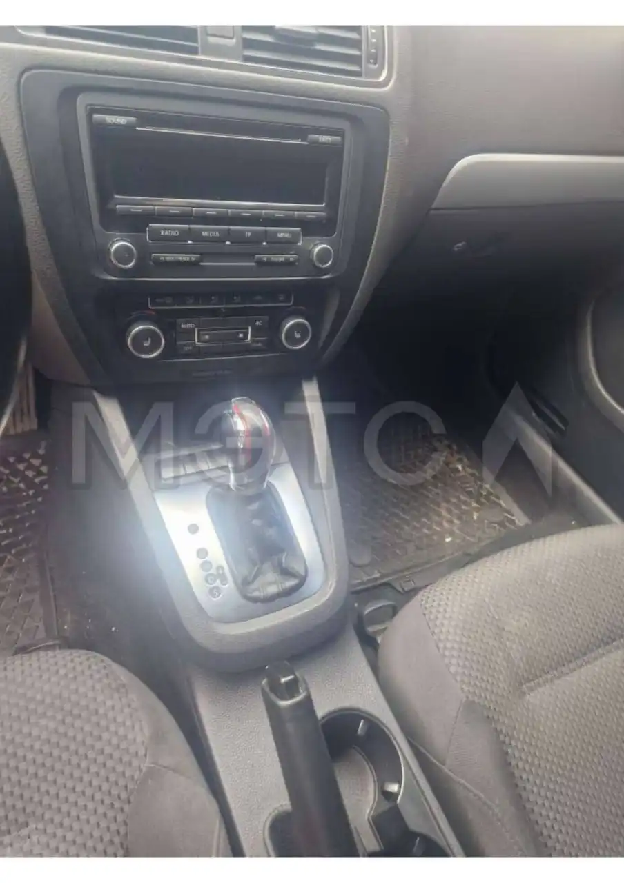 VOLKSWAGEN JETTA 2012 на торгах по банкротству