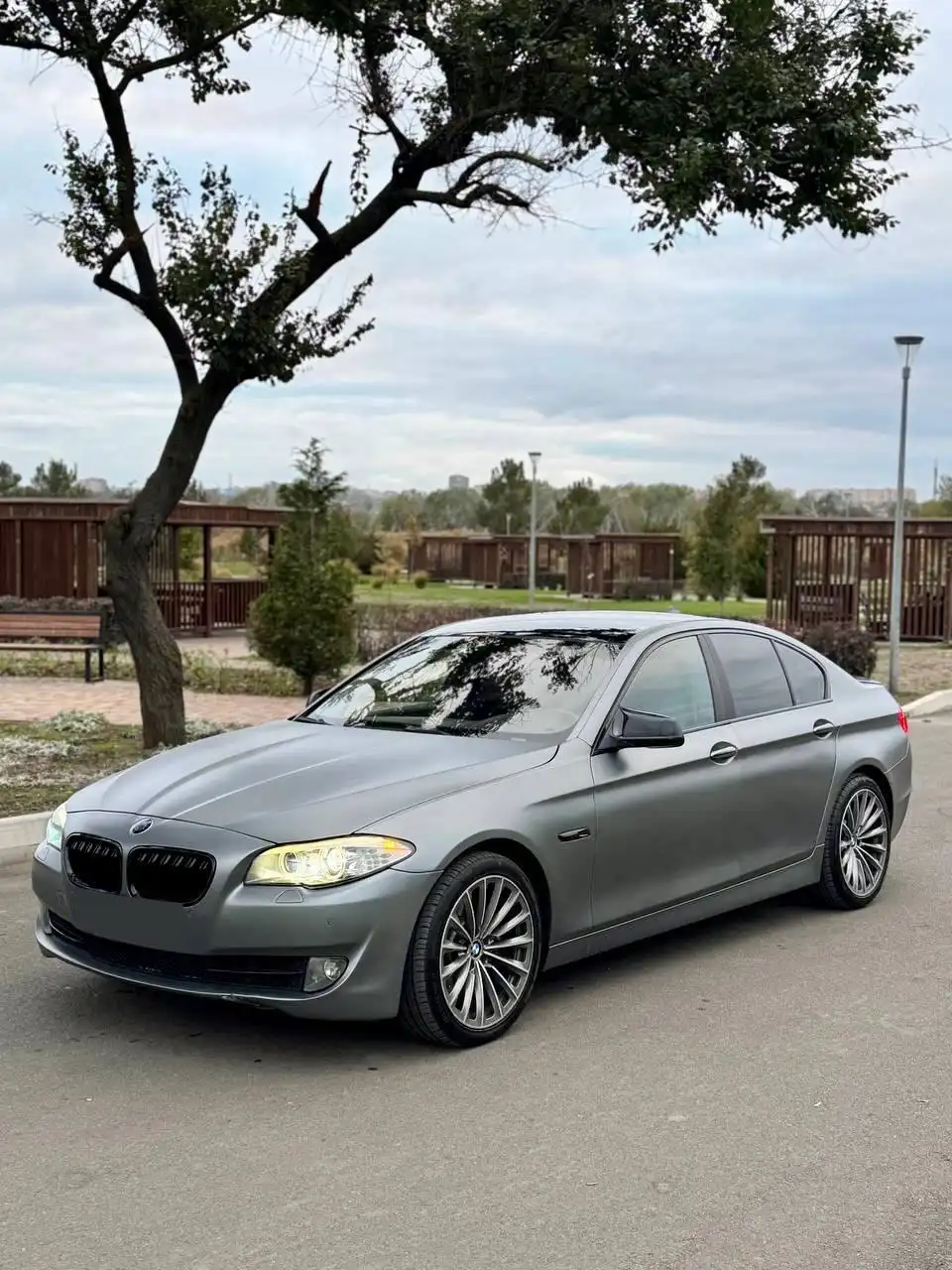 Продам BMW 5 Series F10 2011 года