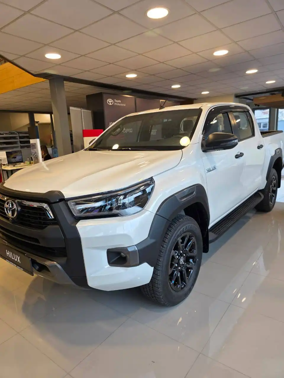 Toyota Hilux 2025 полный привод 2.4 дизель
