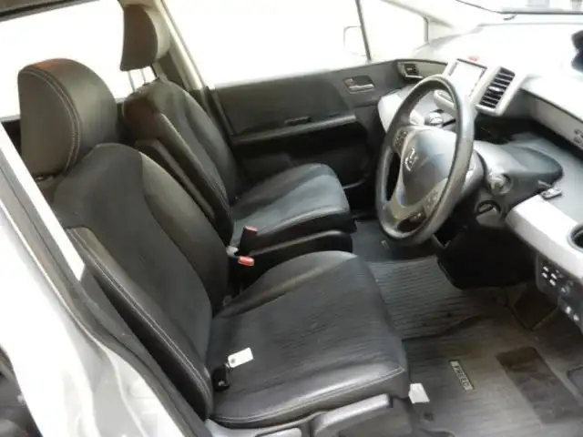 Продажа Honda Freed Hybrid 2013 года