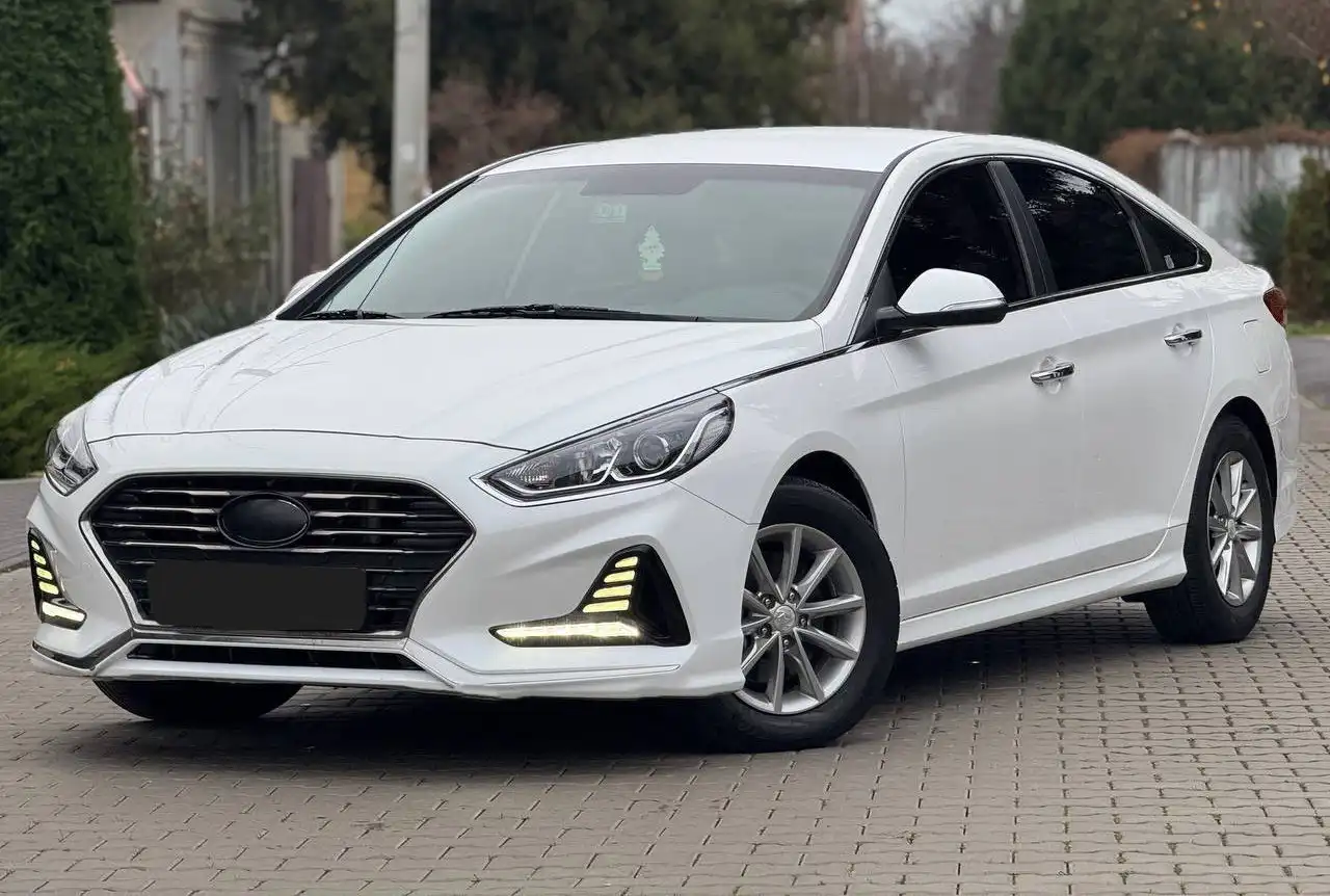 Hyundai Sonata 2018 1.7d 141 л.с. в отличном состоянии