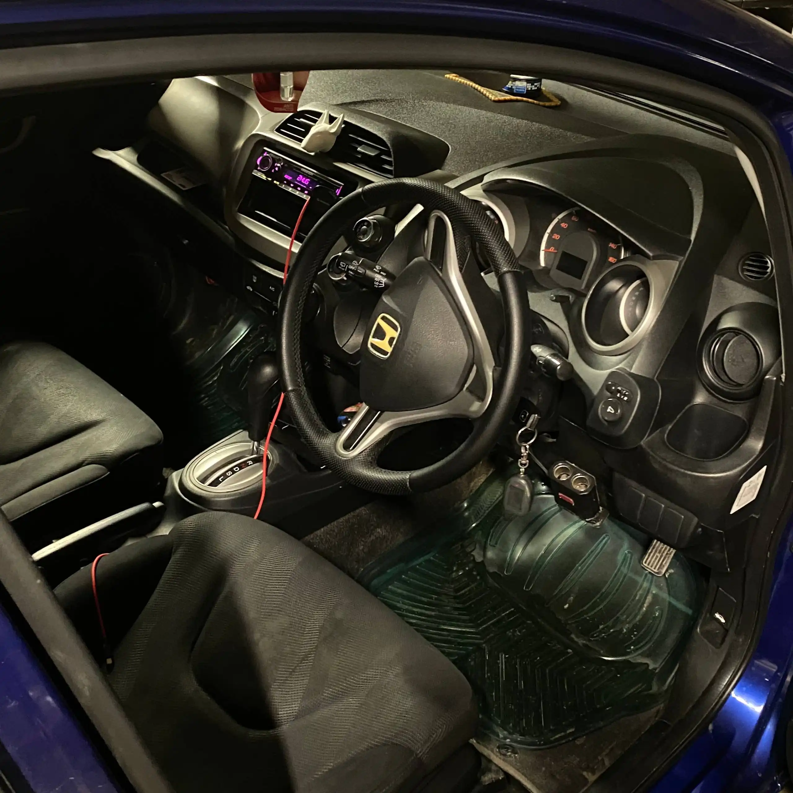 Продажа автомобиля Fit 2010 года