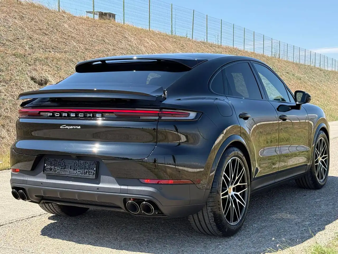 Porsche Cayenne 2025 года в хорошей комплектации