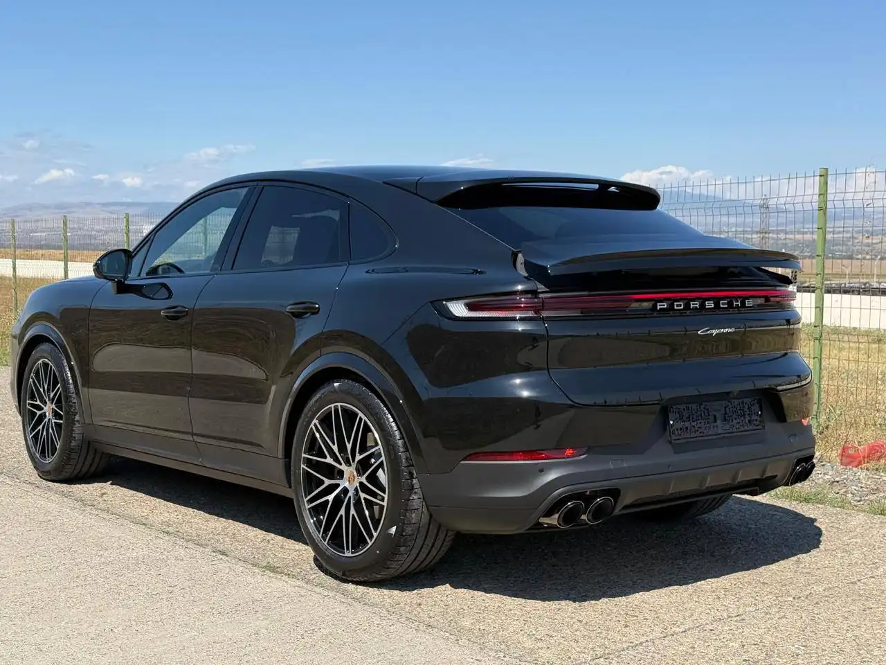 Porsche Cayenne 2025 года в хорошей комплектации