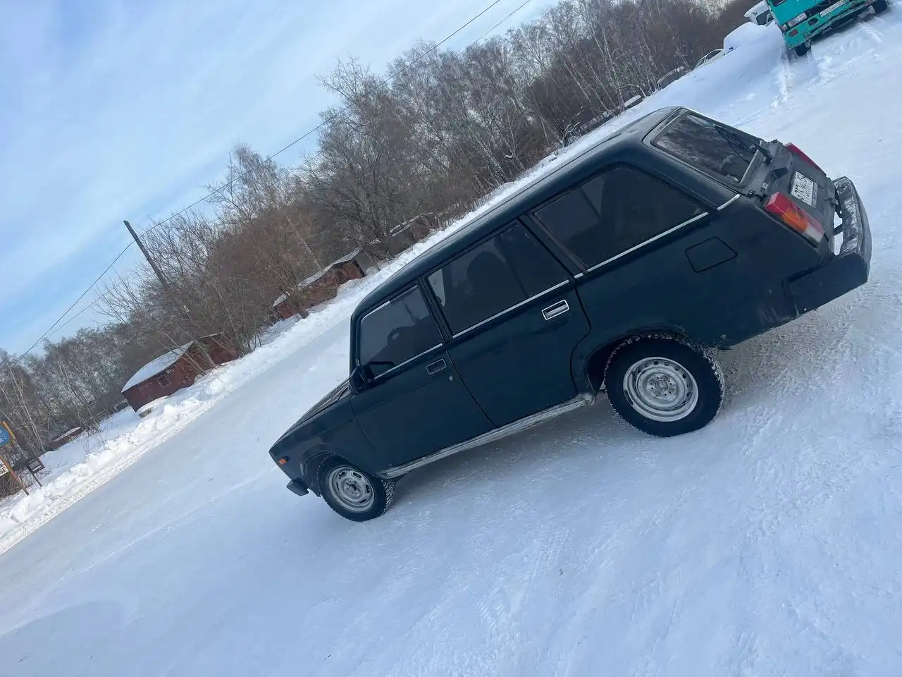 ВАЗ 2104 на полном ходу