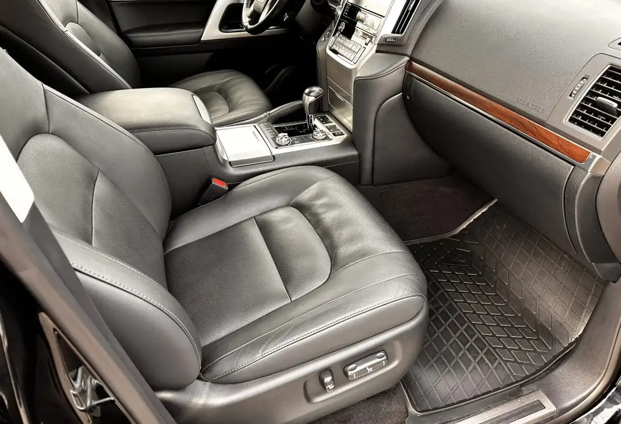 Toyota Land Cruiser 200 2019 года - Внедорожники (Авто) в Новосибирск