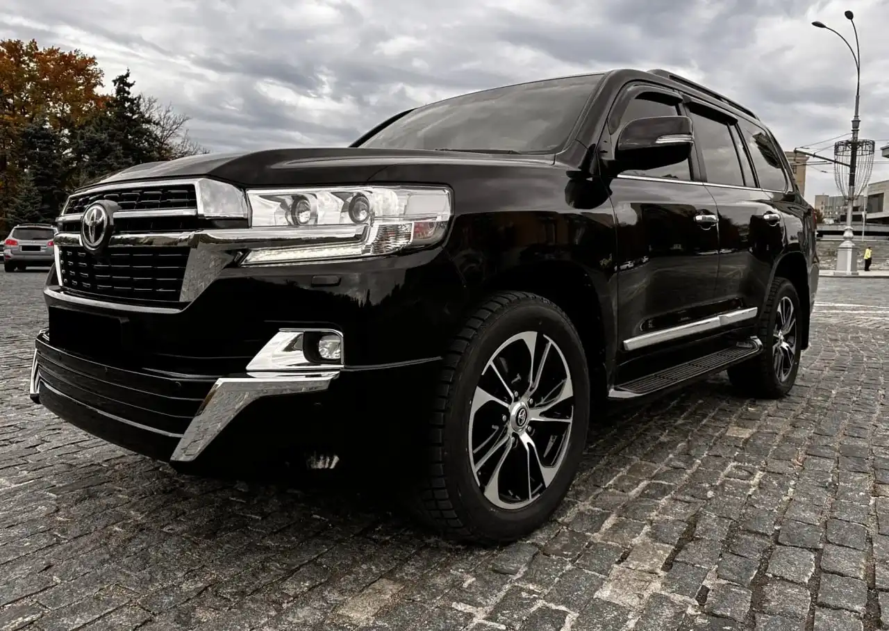 Toyota Land Cruiser 200 2019 года - Внедорожники (Авто) в Новосибирск