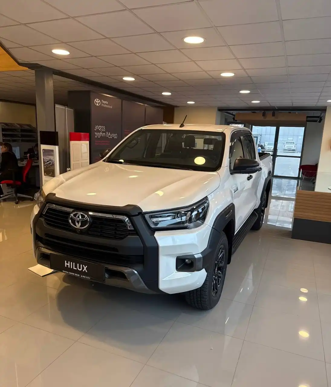 Toyota Hilux 2025 года, полный привод, 2.4 дизель, механика - Легковые автомобили (Авто) в Новосибирск