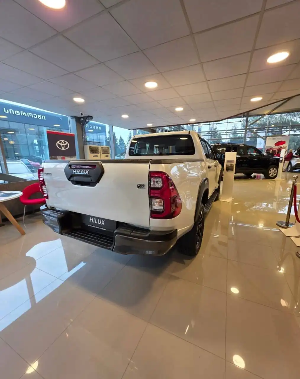 Toyota Hilux 2025 года, полный привод, 2.4 дизель, механика - Легковые автомобили (Авто) в Новосибирск