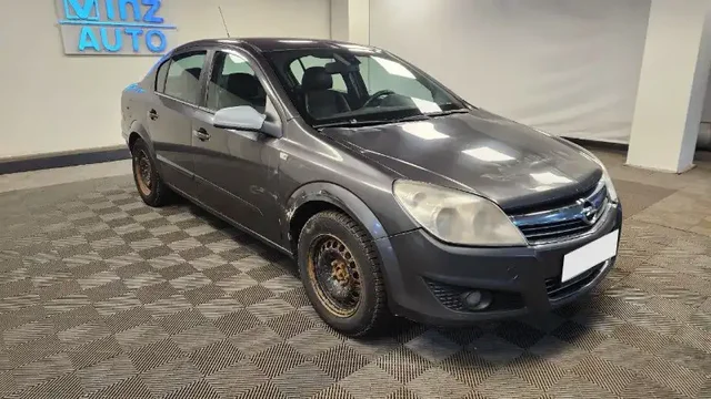 Opel Astra H 2011 года с двигателем 1.8 л - Минивэны в Москва