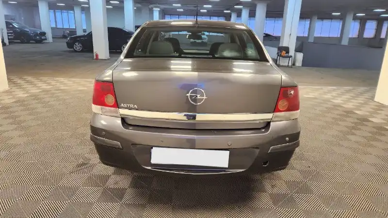 Opel Astra H 2011 года с двигателем 1.8 л - Легковые автомобили (Авто) в Москва