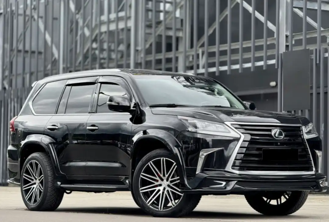 Lexus LX 570 2016 года - Внедорожники / SUV (Авто) в Новосибирск