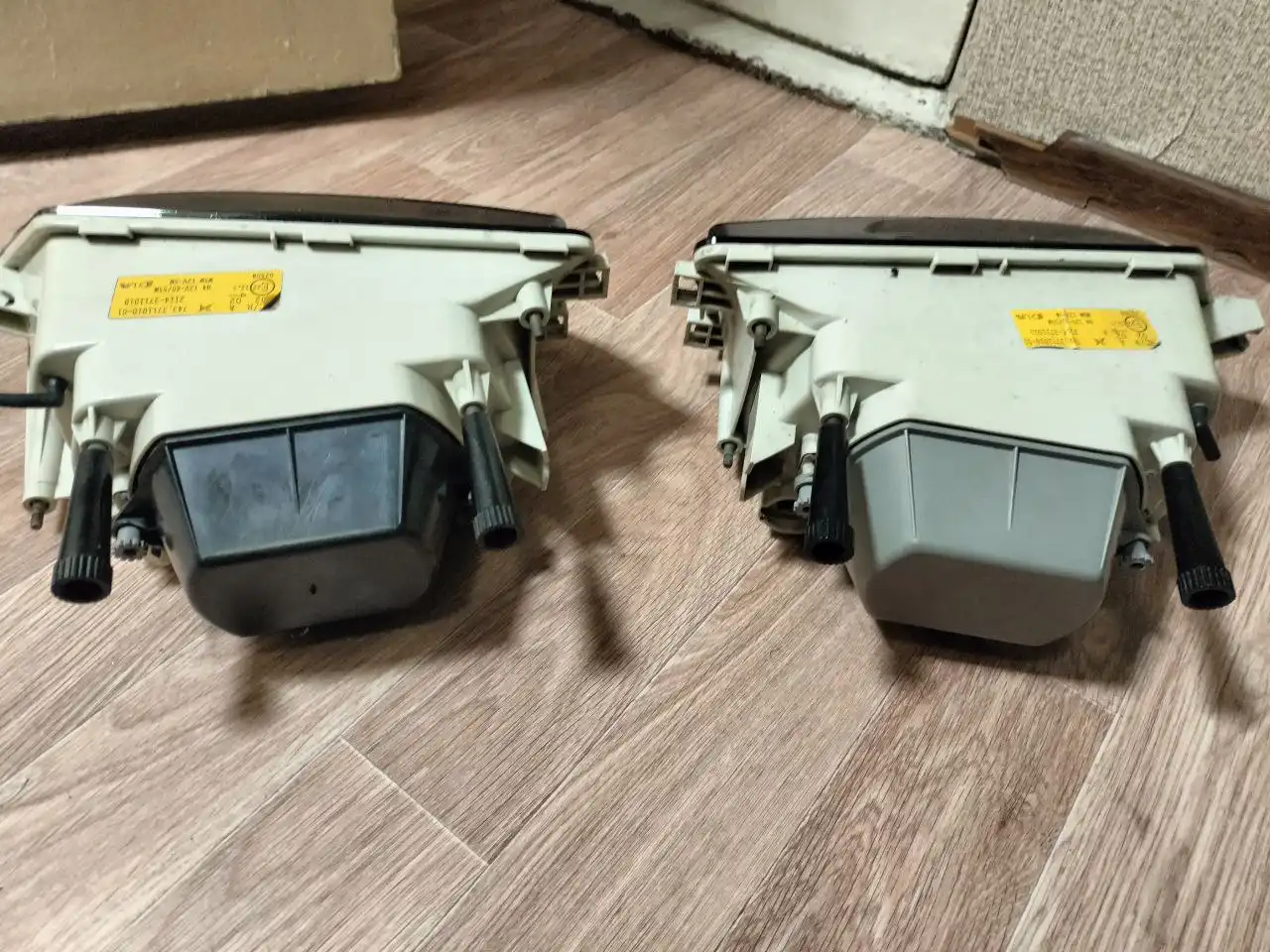 Продажа фар для авто - Запчасти (Авто) в Новосибирск