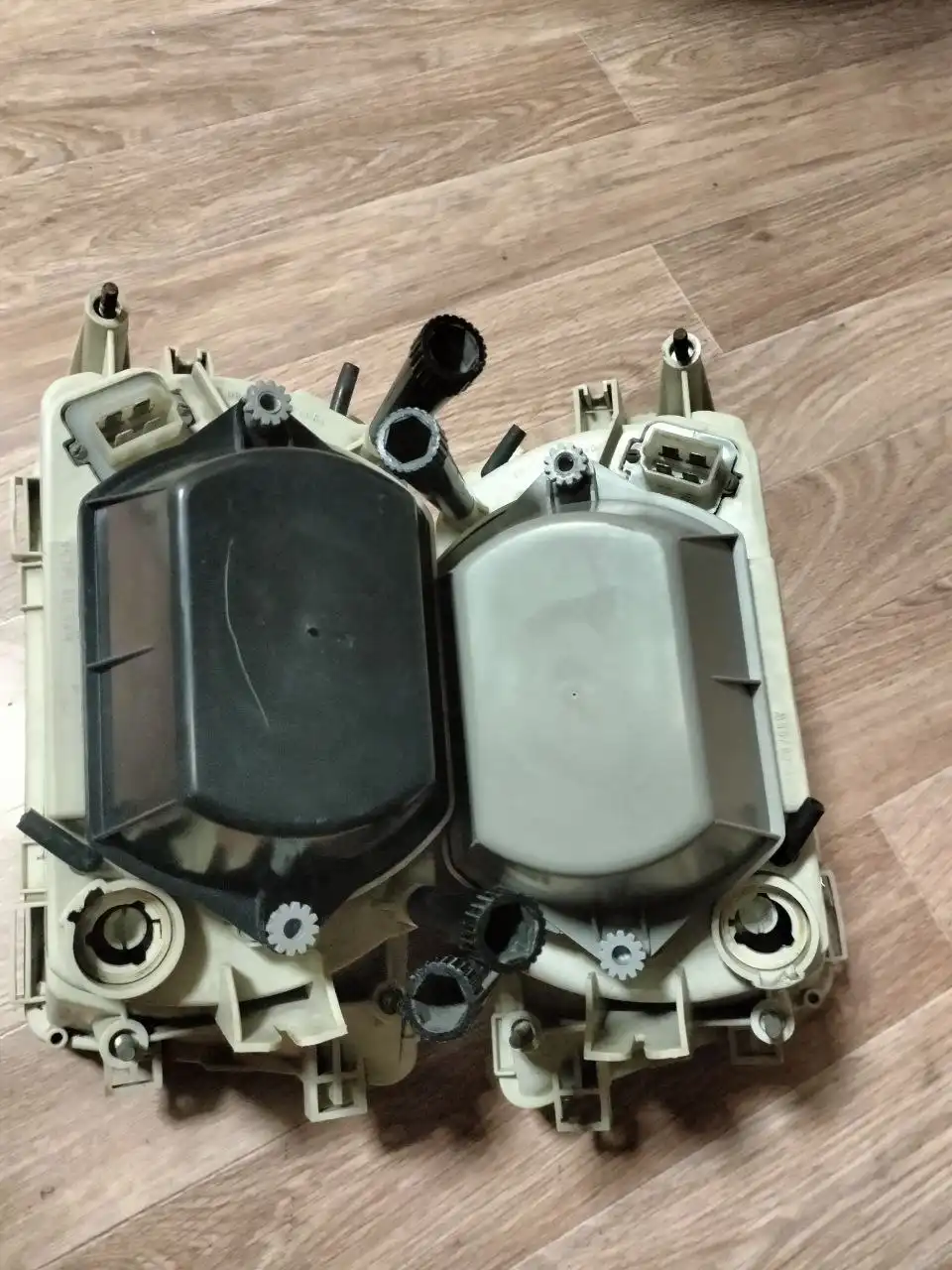 Продажа фар для авто - Запчасти (Авто) в Новосибирск