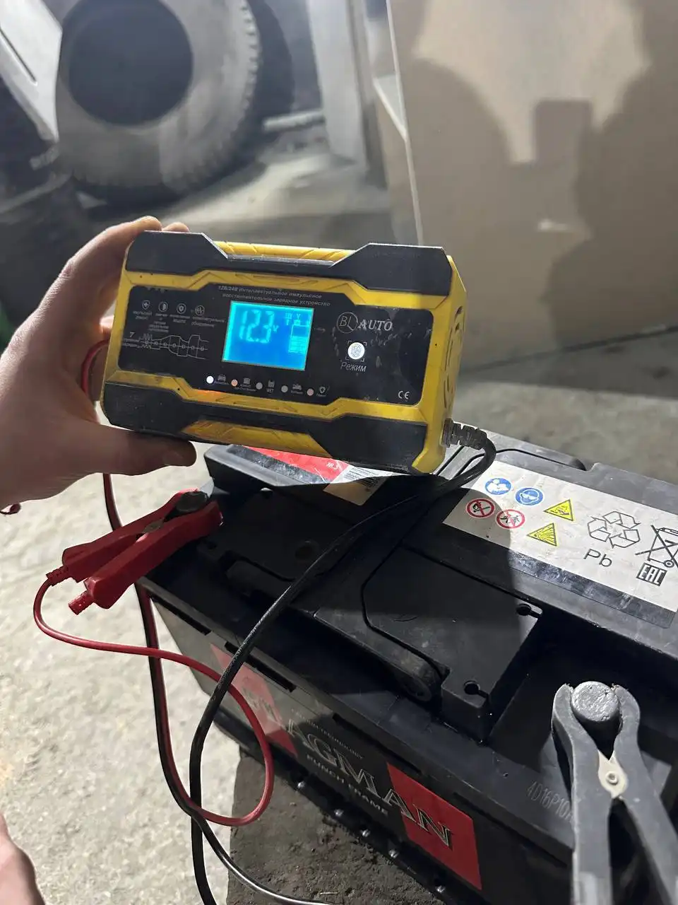 Продажа аккумулятора в отличном состоянии - Запчасти (Авто) в Новосибирск